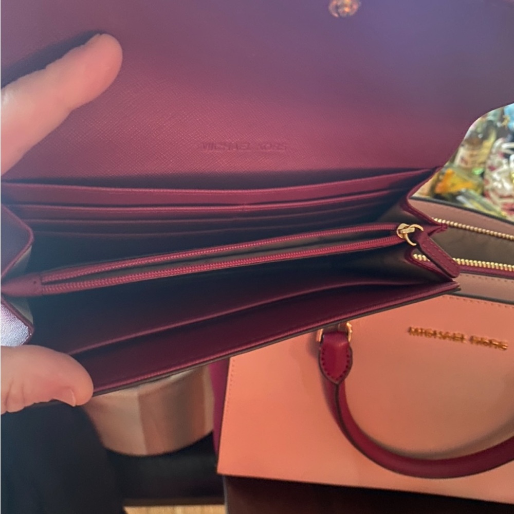 Michael Kors purse/wallet combo - Picture 4 of 4